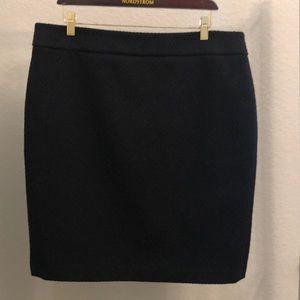 Ann Taylor lined Black Skirt in size 16
